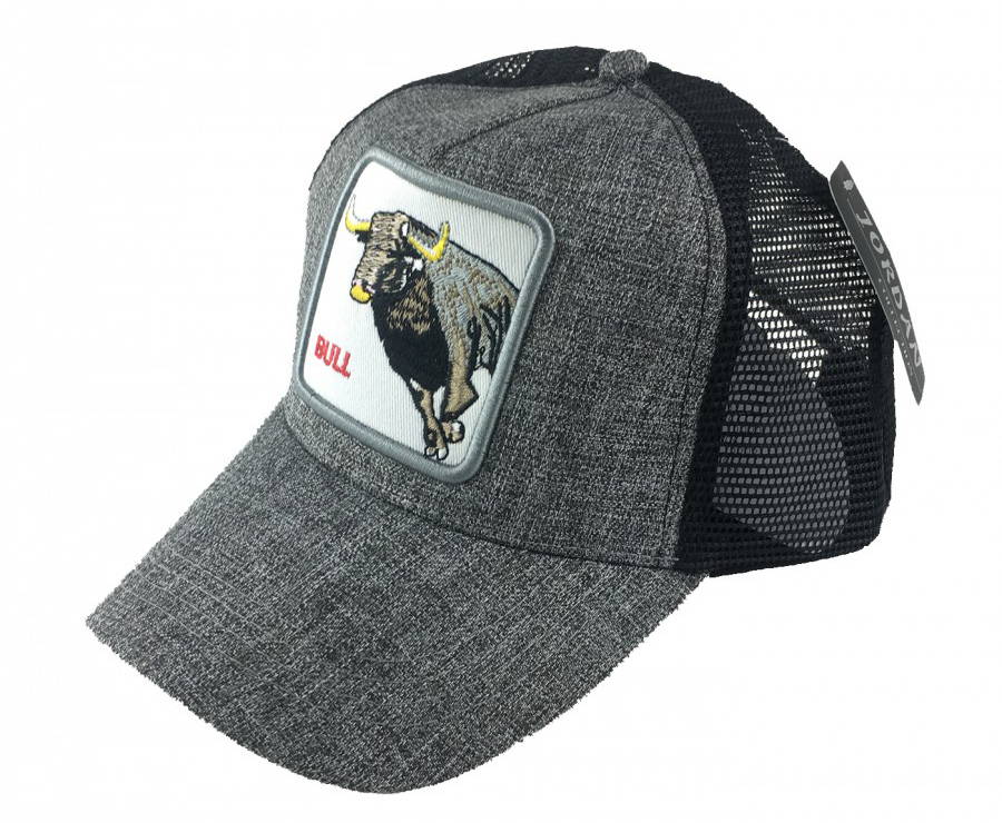 jak nosić modnie czapki z daszkiem