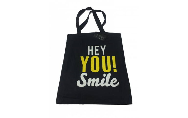 Jak i do czego nosić shopperkę