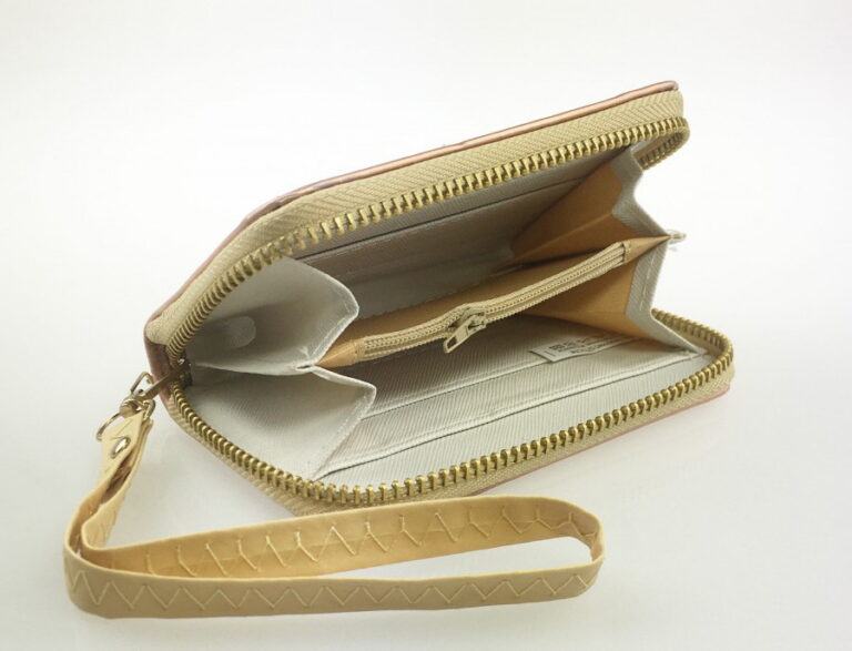 Najmodniejsze portfele damskie – tylko w hurtowni Versoli.pl