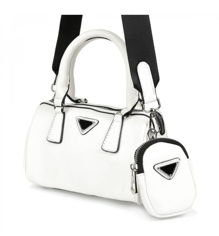 Na którym ramieniu nosi się torebkę