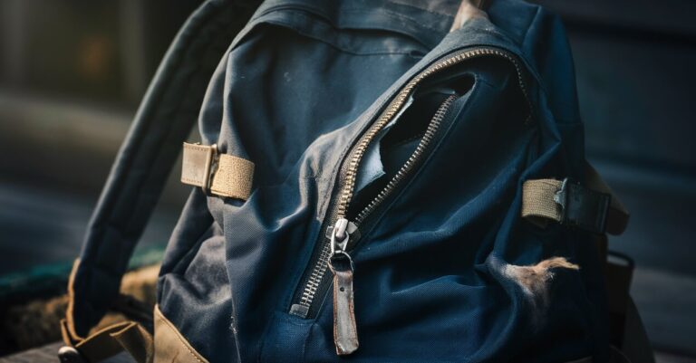 Jak naprawić suwak w plecaku